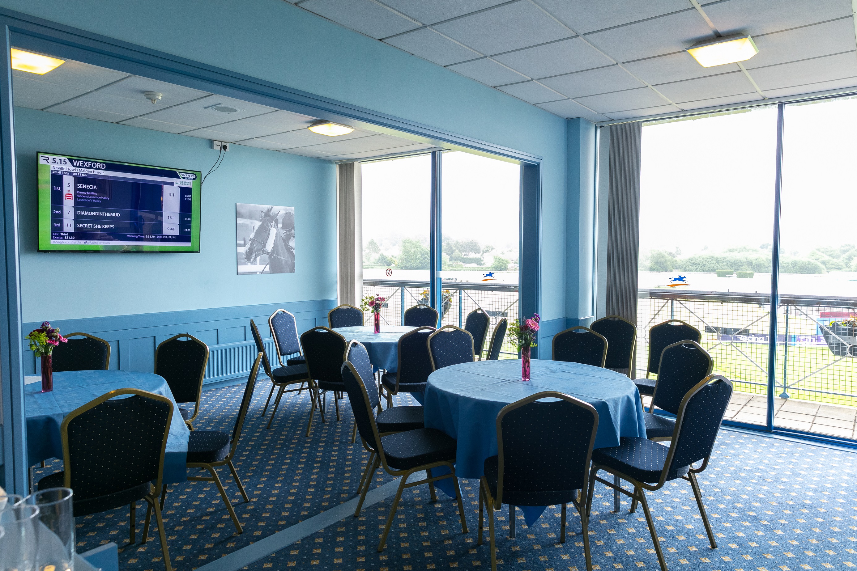 Leicester Racecourse | Tickets for Ladies Day | Leicester Days Out ...